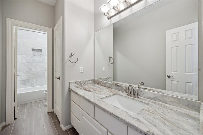 Building Photo - 5826 Santa Fe Springs Dr