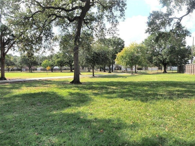 Building Photo - 10319 Raritan Dr