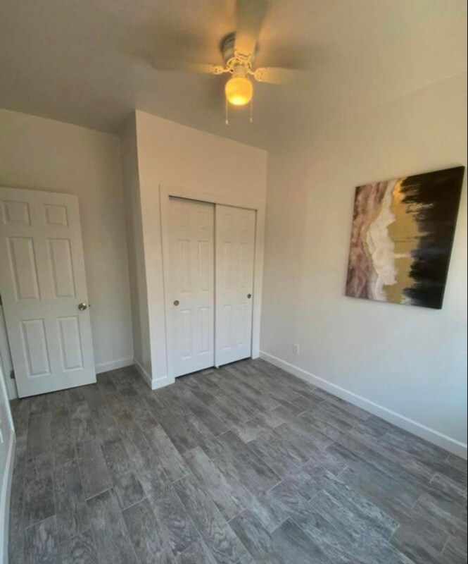 Building Photo - 1533 E Garfield St