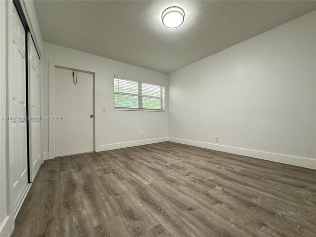 Building Photo - 2436 Van Buren St