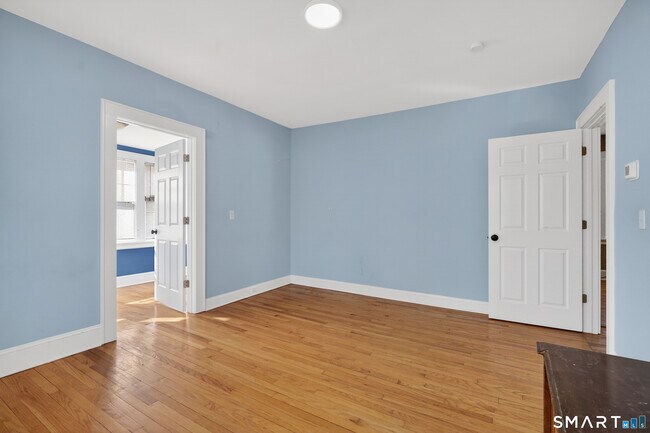 Building Photo - 1442 Wood Ave