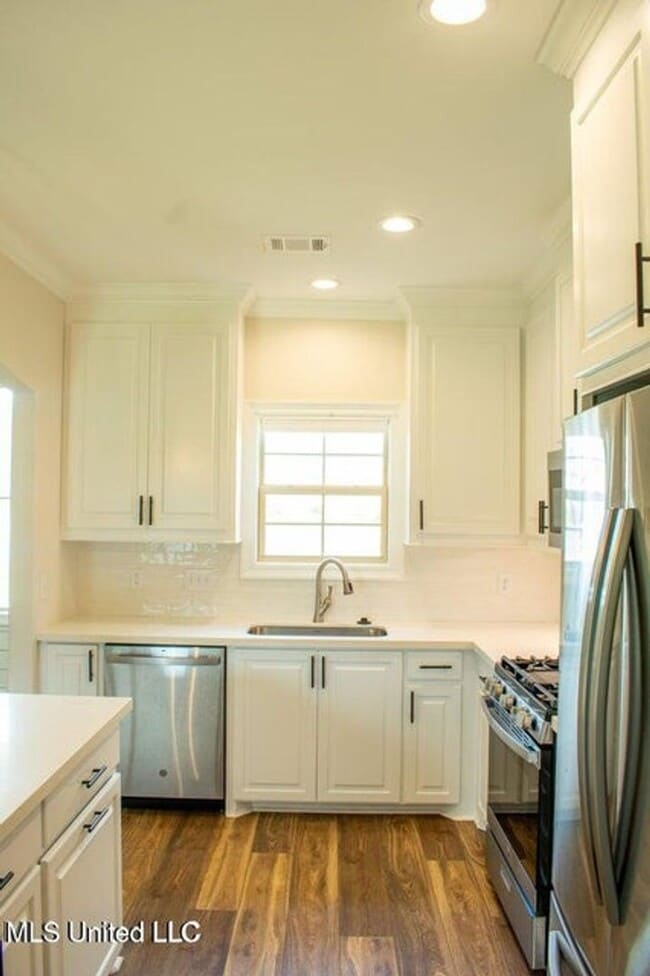 Building Photo - 3 Bed/2 Bath Home in Woodscope of Oakfield