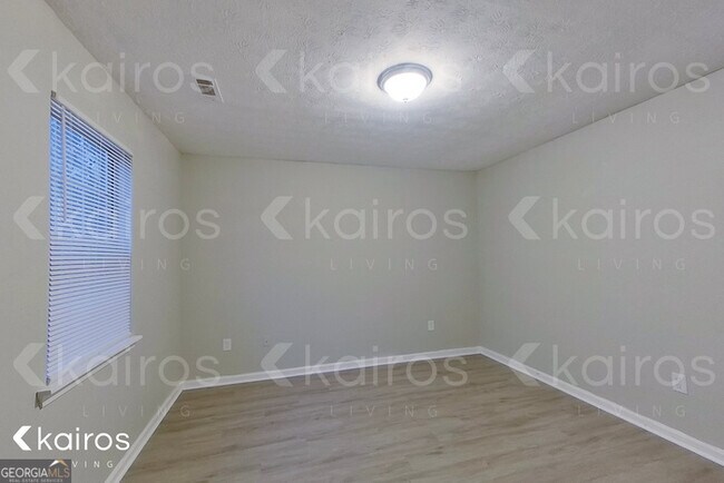 Building Photo - 100 Deer Pkwy