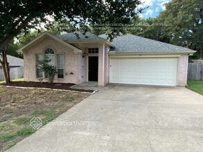 Building Photo - 333 Sweetwater Dr