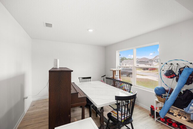 Building Photo - 1105 Valor Walk