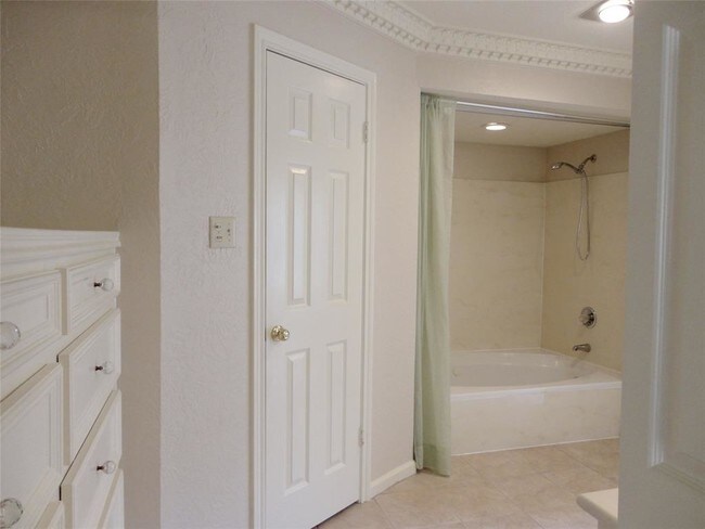 Building Photo - 6618 Preston Trail Dr