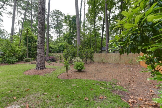 Building Photo - Charming 3 Bedroom, 2 Bath All-Brick Bunga...