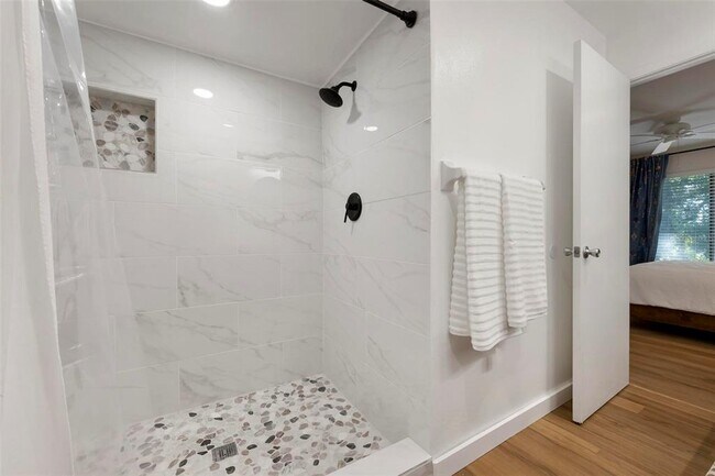 Building Photo - 5797 Avista Dr