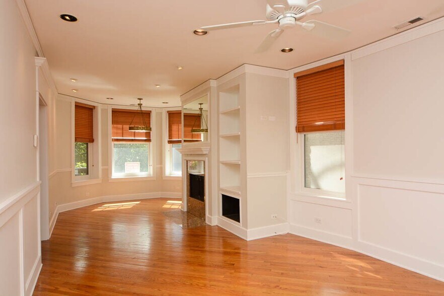 Building Photo - 3614 N Bosworth Ave