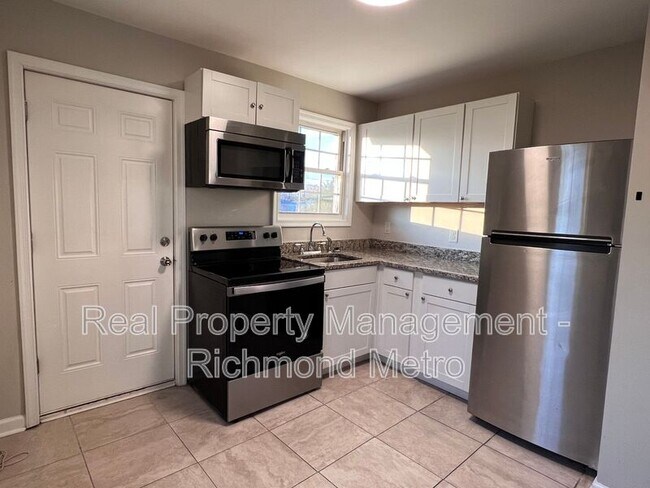 Building Photo - 4608 Eastover Ave