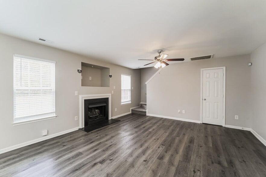 Building Photo - 5113 Autumn Oak Dr