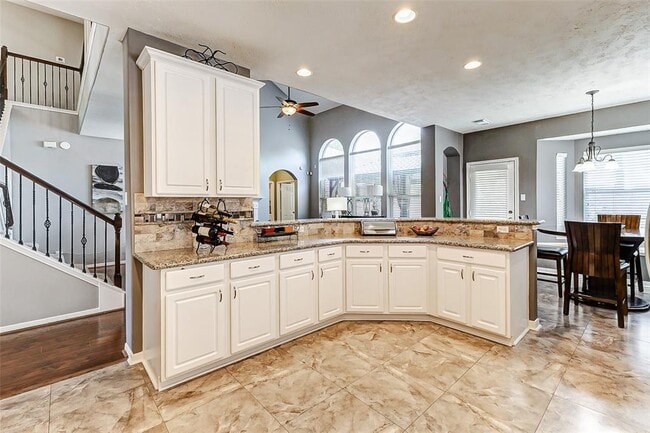 Building Photo - 2208 Breezeway Bend Dr