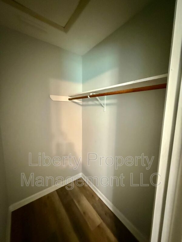 Building Photo - 1725 Sand Hill Rd