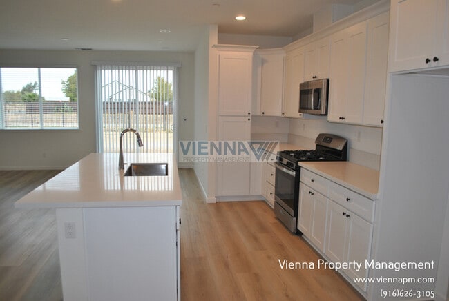 Building Photo - 525 Fox Hunt Wy