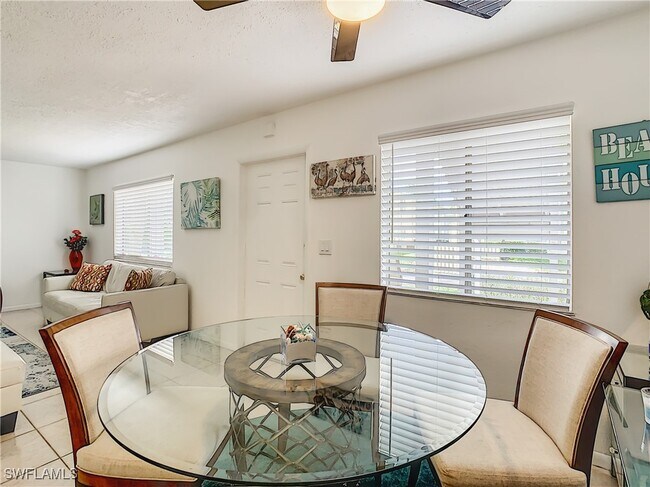 Primary Photo - 4625 Bayshore Dr