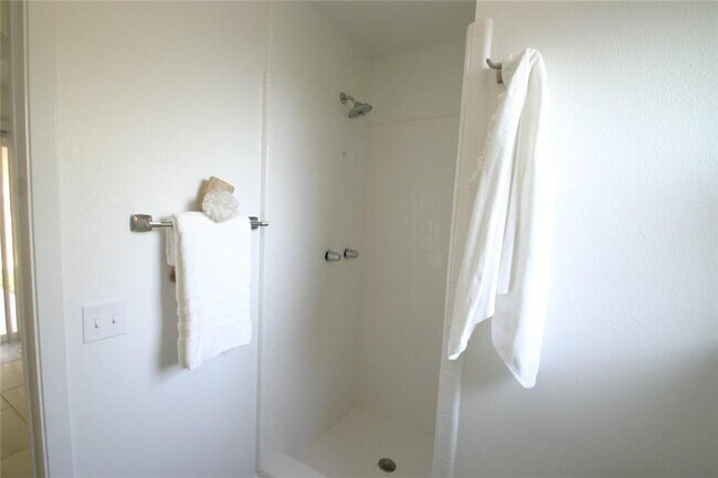 Building Photo - 7209 Shadywood Dr