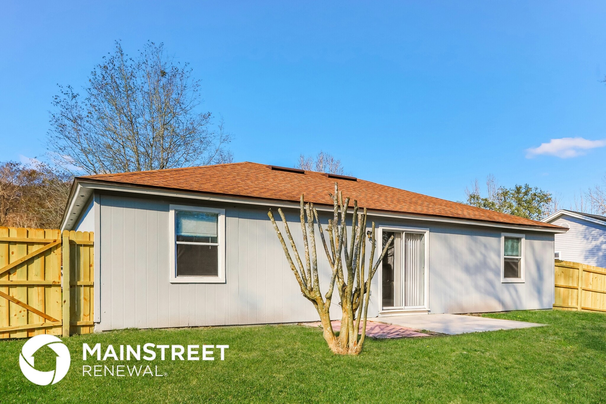 Building Photo - 1597 Twin Oak Dr W