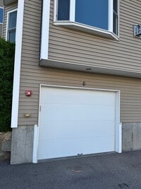 Building Photo - 6 Queen Isabella Way