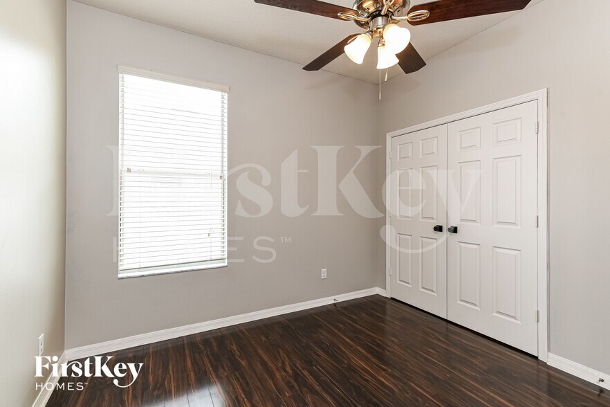 Building Photo - 2716 Barclay Ln