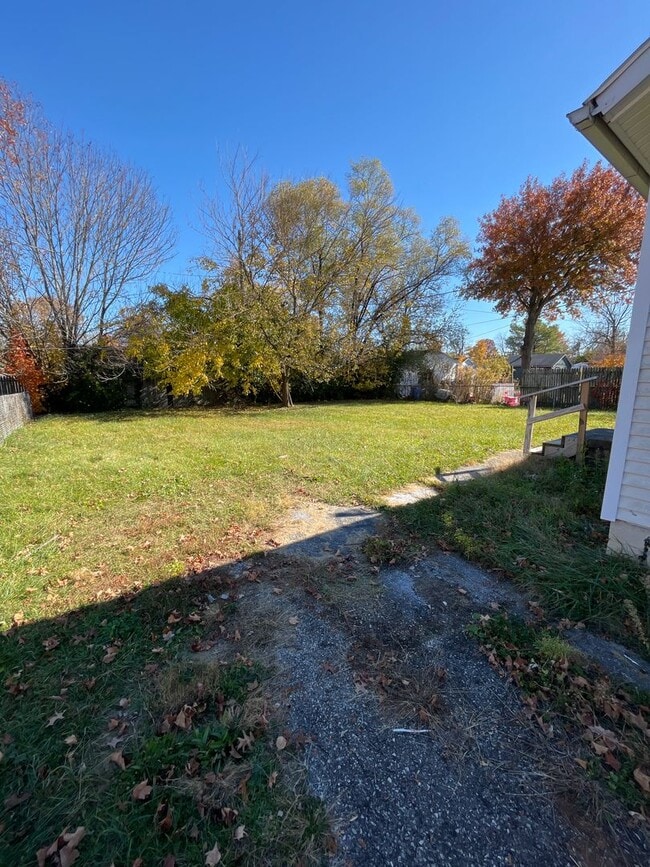 Building Photo - 3 Bed 1.5 Bath Single Family Home in North...