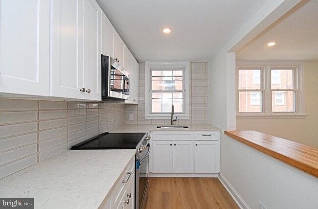 Building Photo - 2219 Ardmore Ave