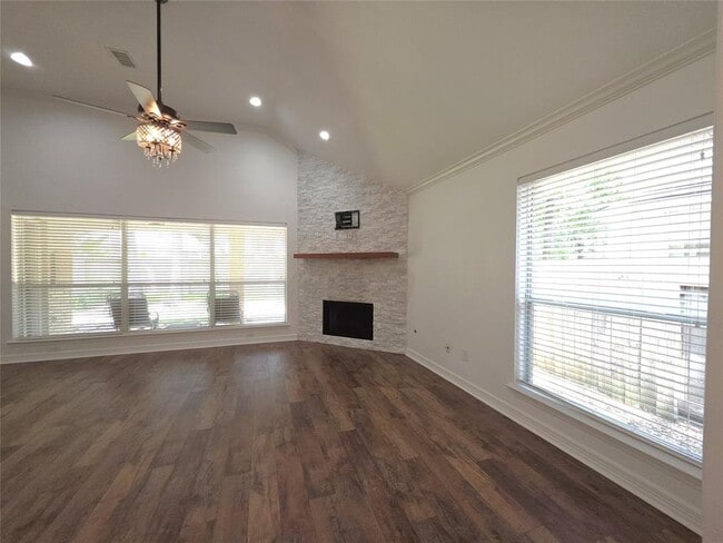 Building Photo - 126 S Millport Cir
