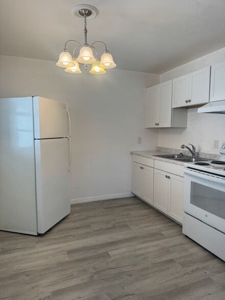 Building Photo - 1442 E 1st Ave