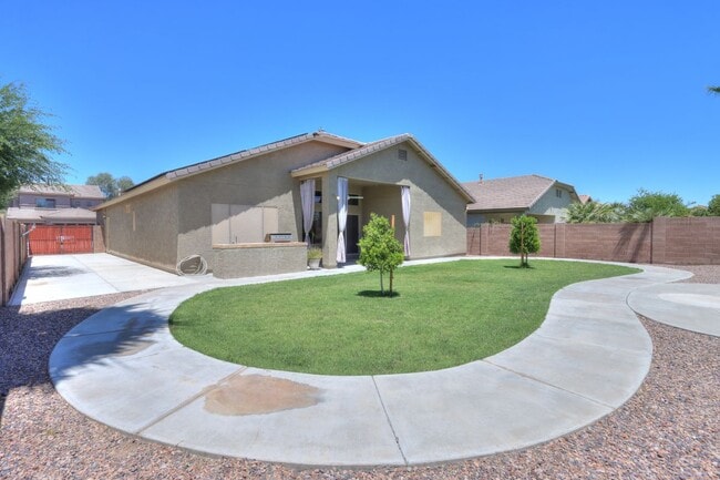 Building Photo - 22121 Greenland Park Dr