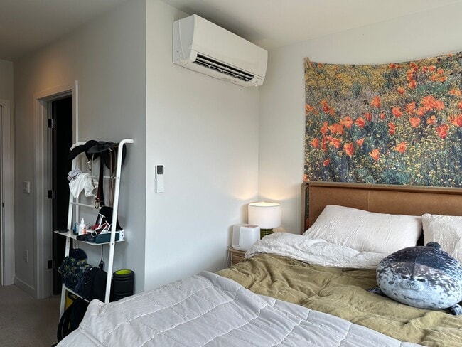 Building Photo - Centrally Located Capitol Hill 2-Bedroom with Rooftop Deck and Parking - Pet-Friendly!