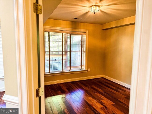 Building Photo - 6403 Velliety Ln