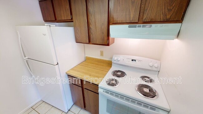 Building Photo - 1181 Redbluff Dr