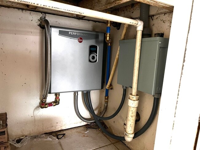 Building Photo - 3110 Cuernavaca Dr