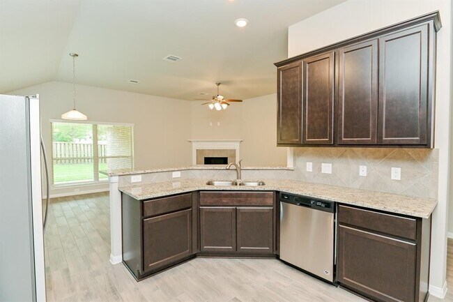Building Photo - 3817 Breckenridge Dr