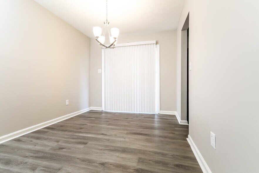 Building Photo - 2194 Cherokee Valley Cir