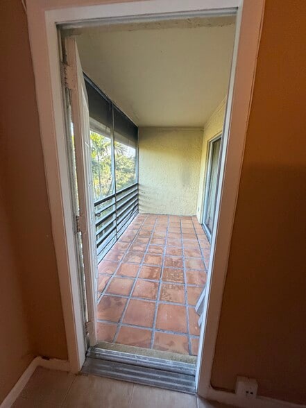 Building Photo - 120 Sparrow Dr