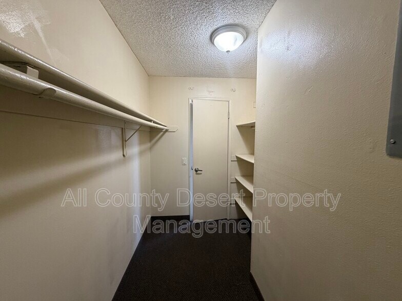 Building Photo - 13079 Eliseo Rd