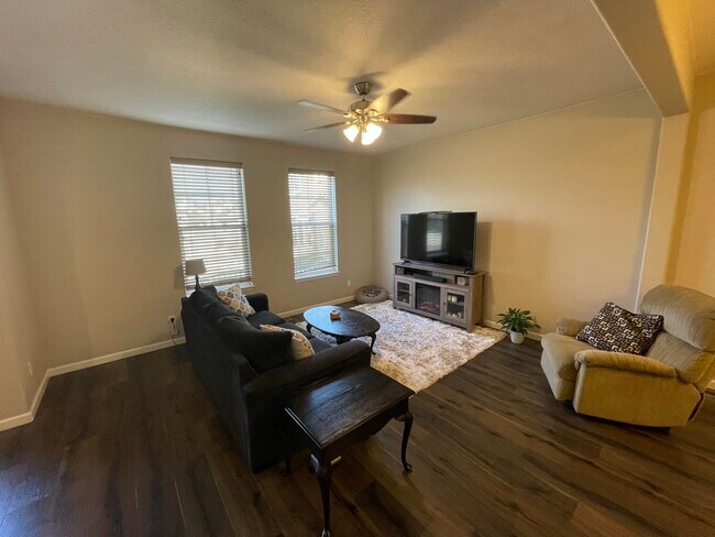 Building Photo - 1314 Promontory Crest View