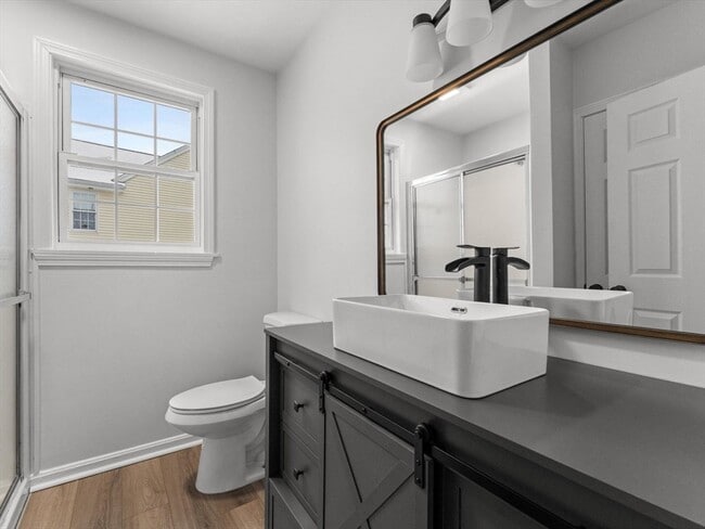 Building Photo - 28 Crestview Dr