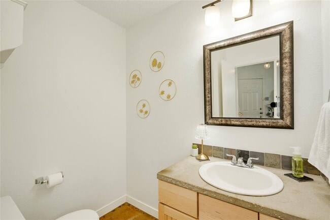 Building Photo - 1211 Gingerlily Cove