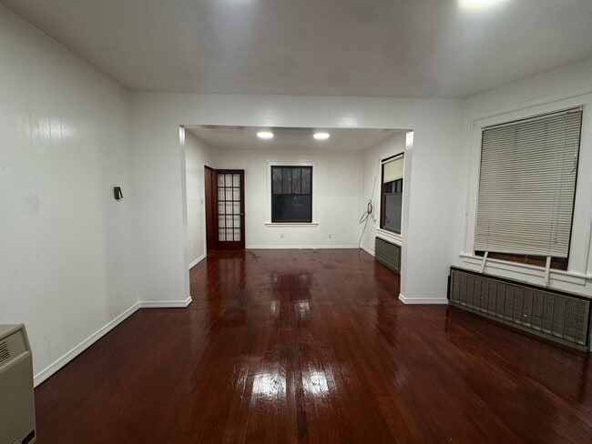 Primary Photo - 375 N Elm St