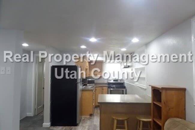 Building Photo - 157 N 400 E