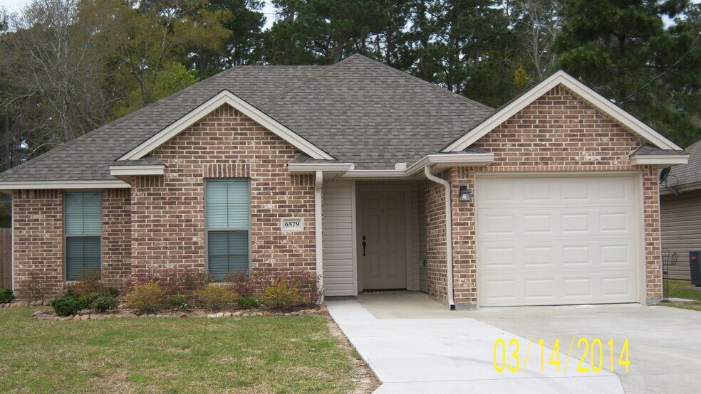 Building Photo - 6579 Westwood Village Drive