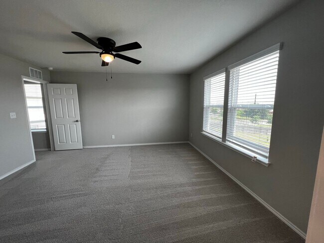 Building Photo - Elegant home in Davis Ranch- 4 Bedroom/ 3 Bathroom