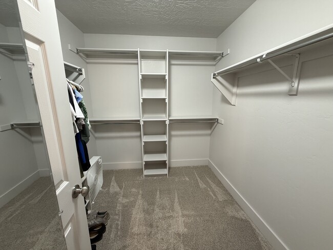 Building Photo - 3437 Tschache Ln