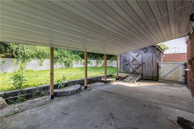 Building Photo - 117 Alpine Village Dr