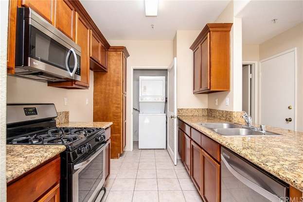 Building Photo - 13133 Le Parc Blvd