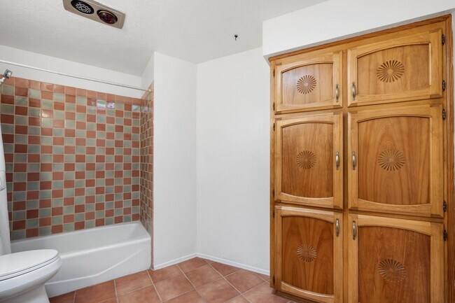 Building Photo - NEW MOVE-IN SPECIAL! Vibrant Home Off Rode...