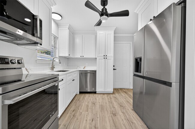 Building Photo - 1803 Foxwood Rd