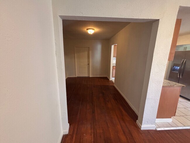 Building Photo - Tulsa Single Family Home for Rent 3 beds 2 bath