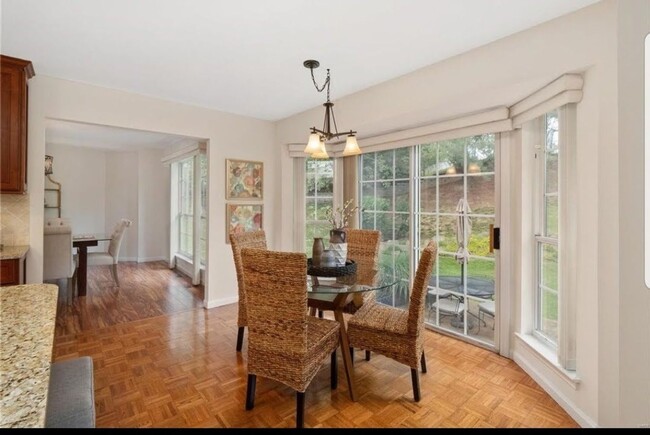Building Photo - Spacious 4BR House in Bridgeton